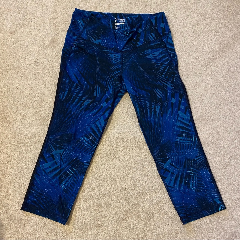 Blue cropped leggings